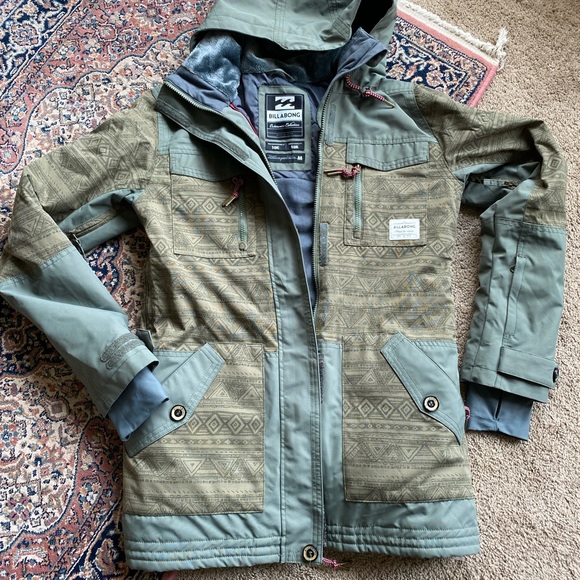 Women’s M Billabong Y2K ski jacket forest green print - Picture 2 of 11